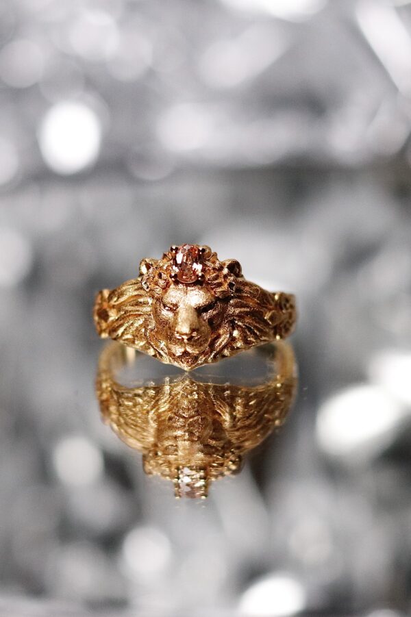 "Your power animal, in gold" Lion Ring - Image 3